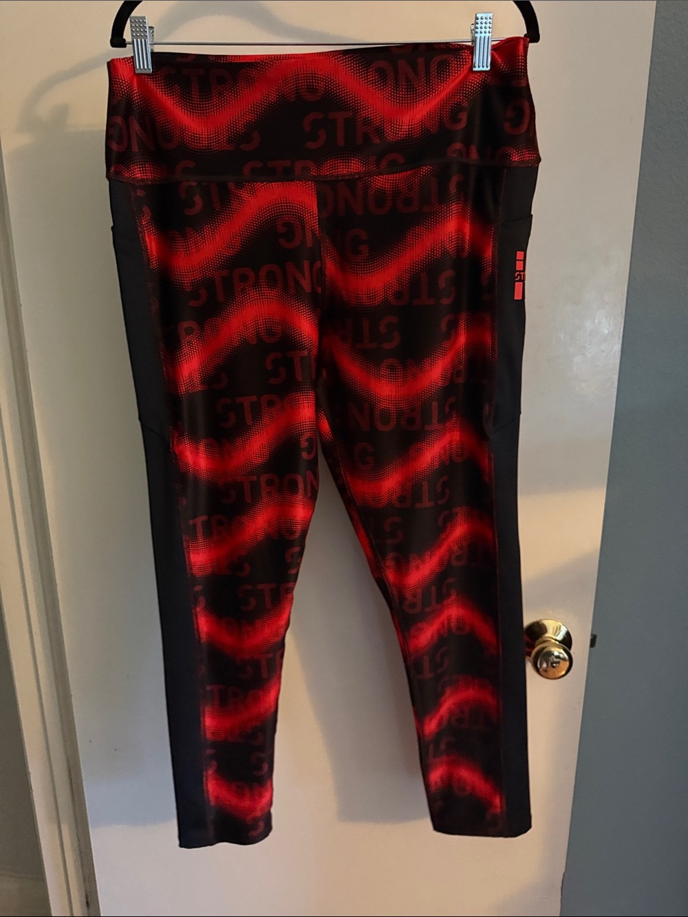 Zumba ID Strong  Red & Black Active Leggings - Graphic